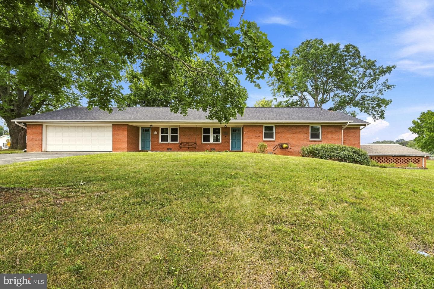 23 Drake Avenue photo 1