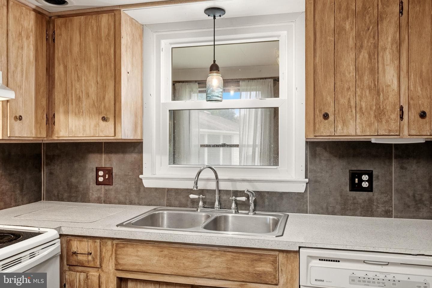 23 Drake Avenue photo 19