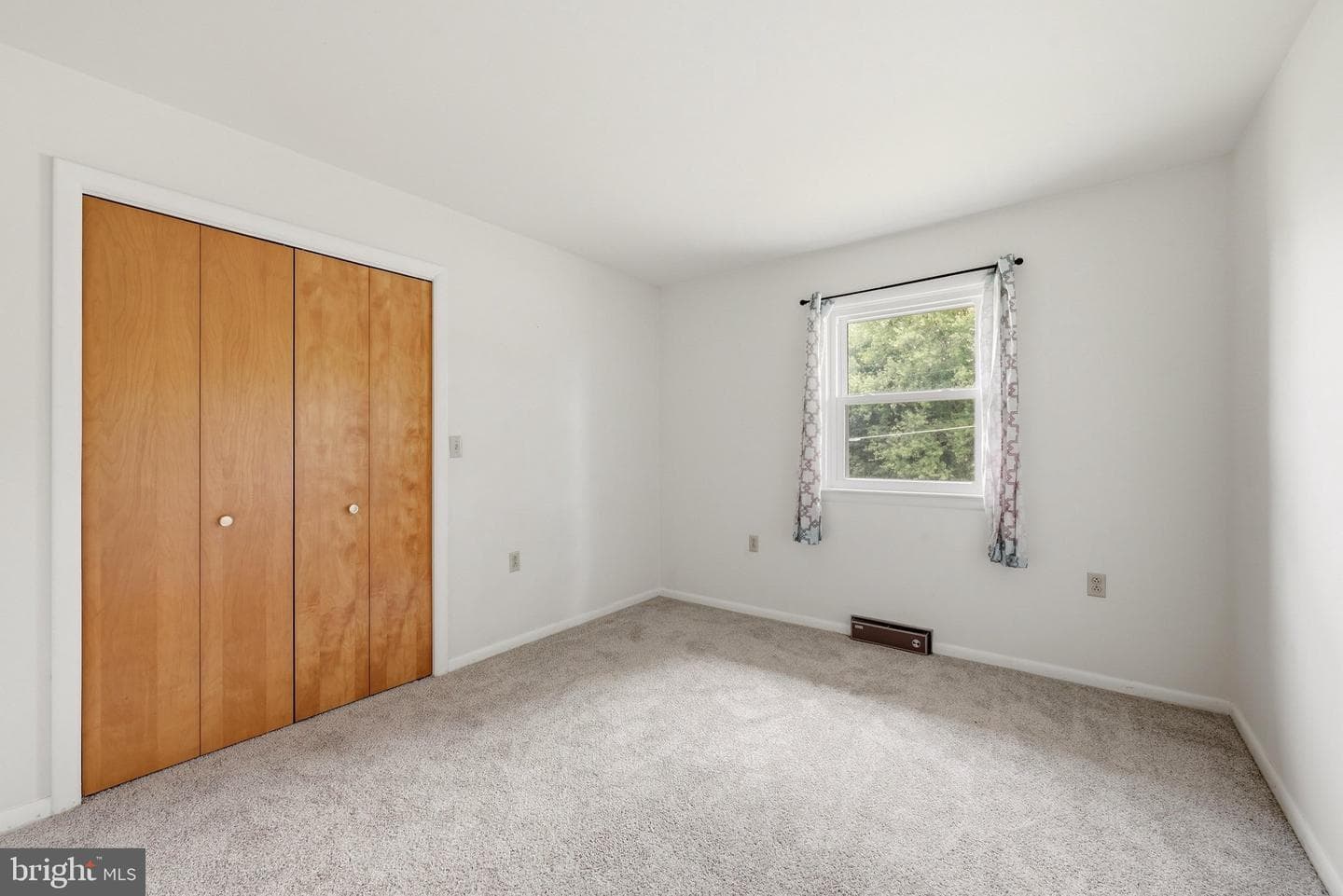 23 Drake Avenue photo 25