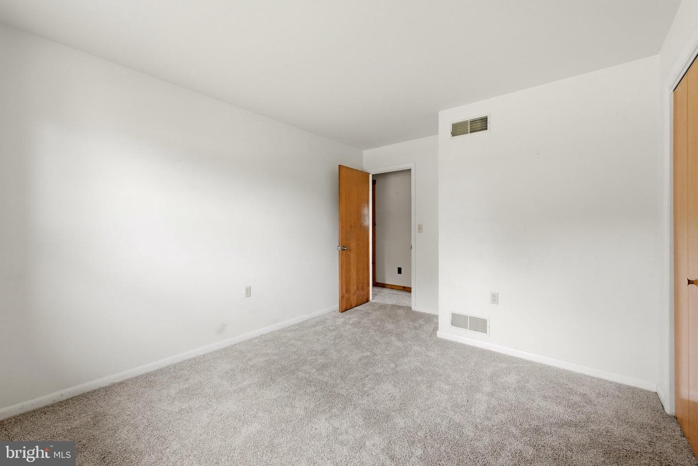 23 Drake Avenue photo 26