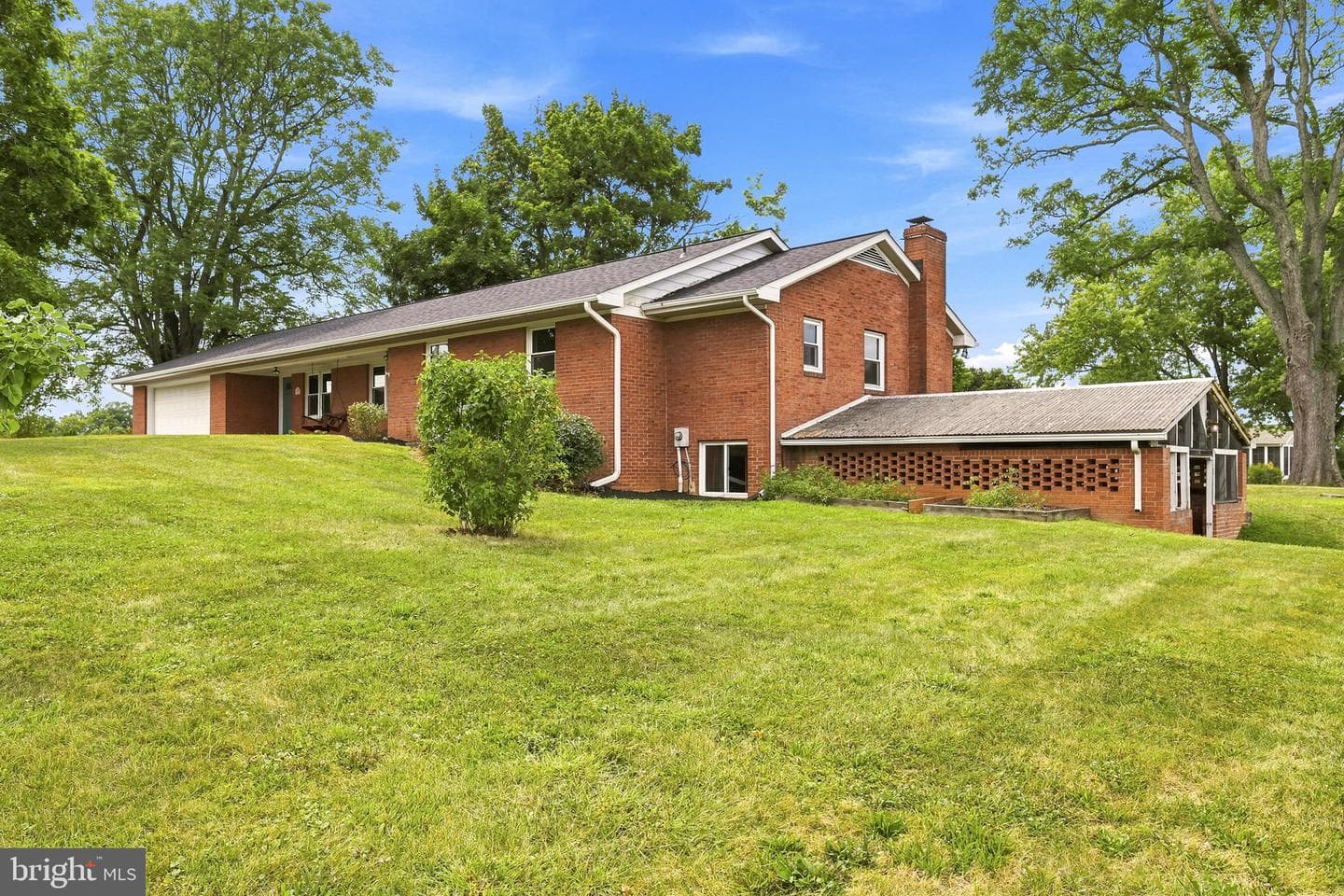 23 Drake Avenue photo 3