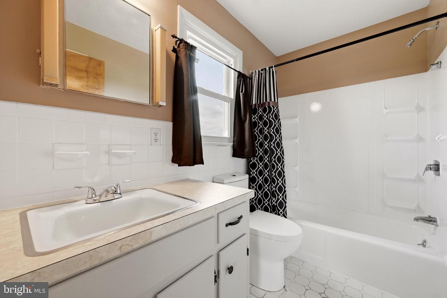 23 Drake Avenue photo 31