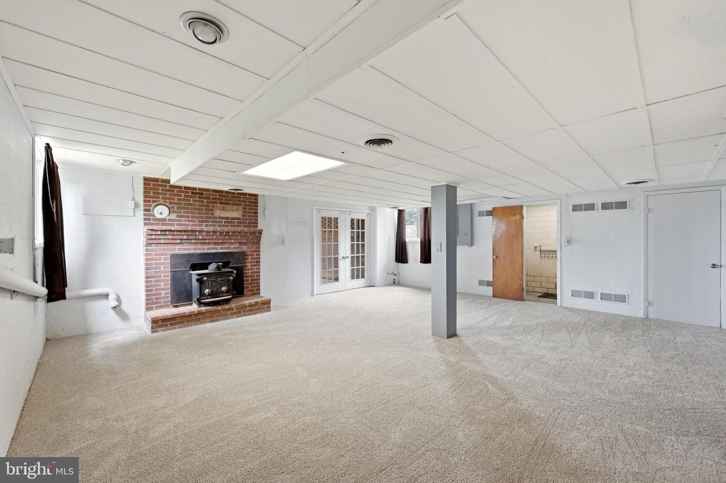 23 Drake Avenue photo 32