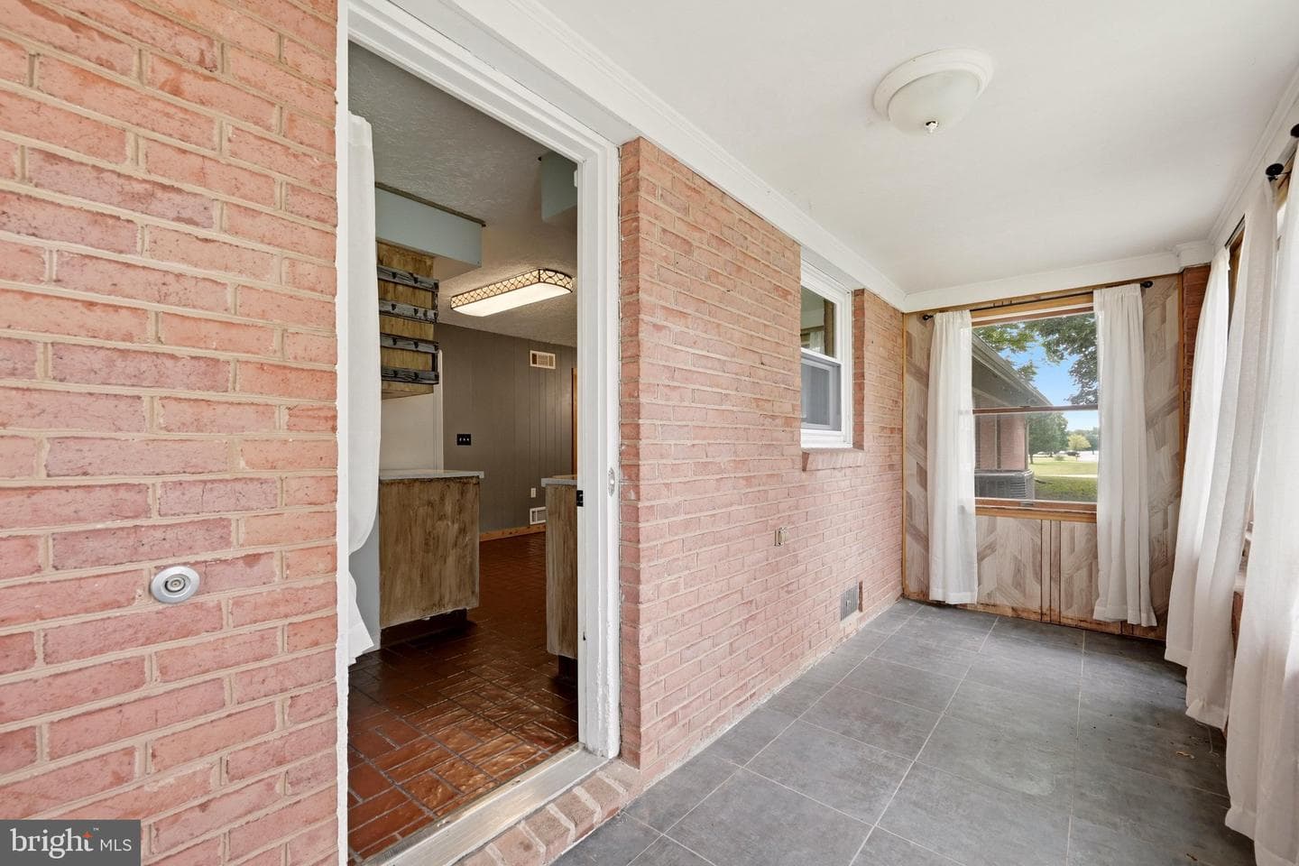 23 Drake Avenue photo 41