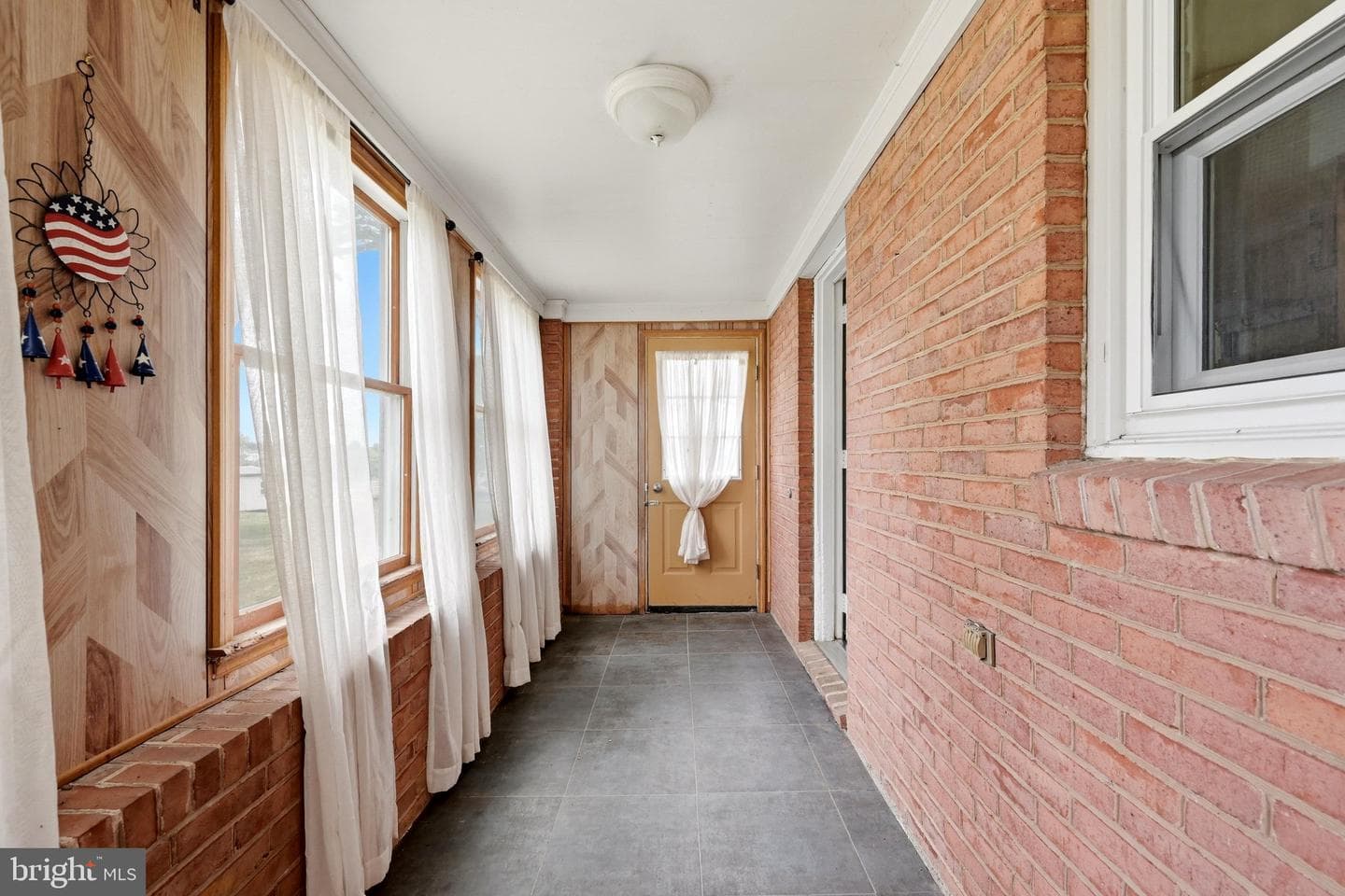 23 Drake Avenue photo 42