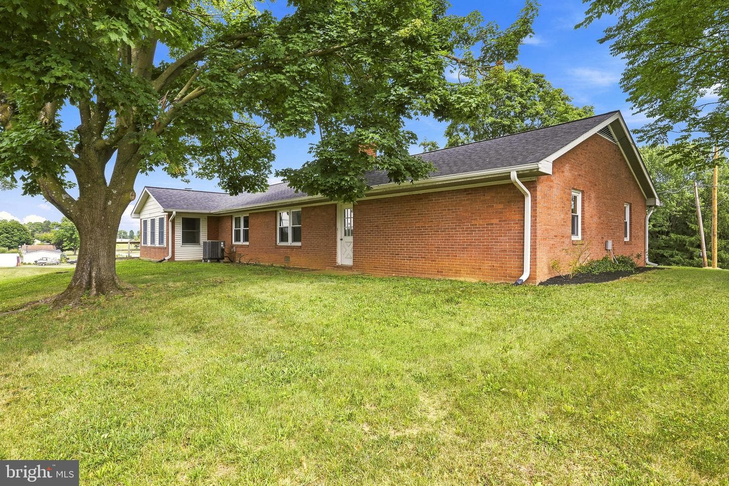 23 Drake Avenue photo 48