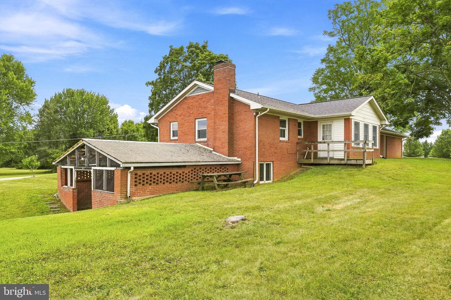 23 Drake Avenue photo 49