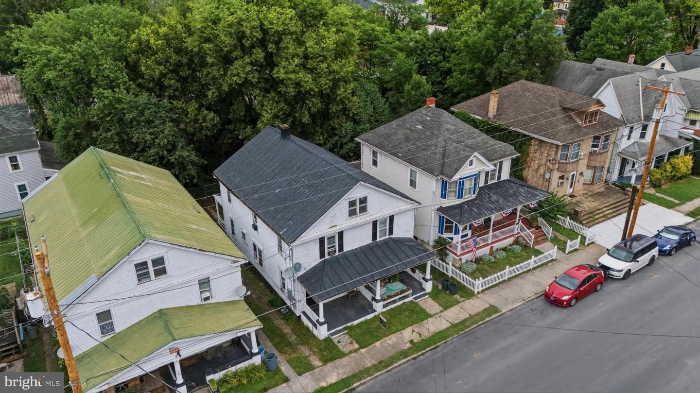 730 W John Street photo 12