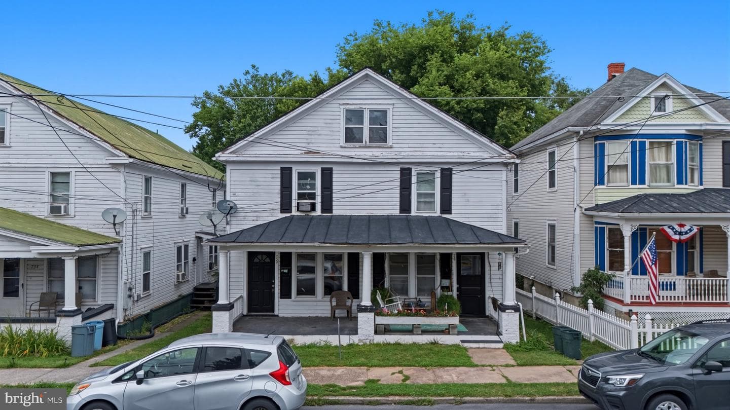 730 W John Street photo 3