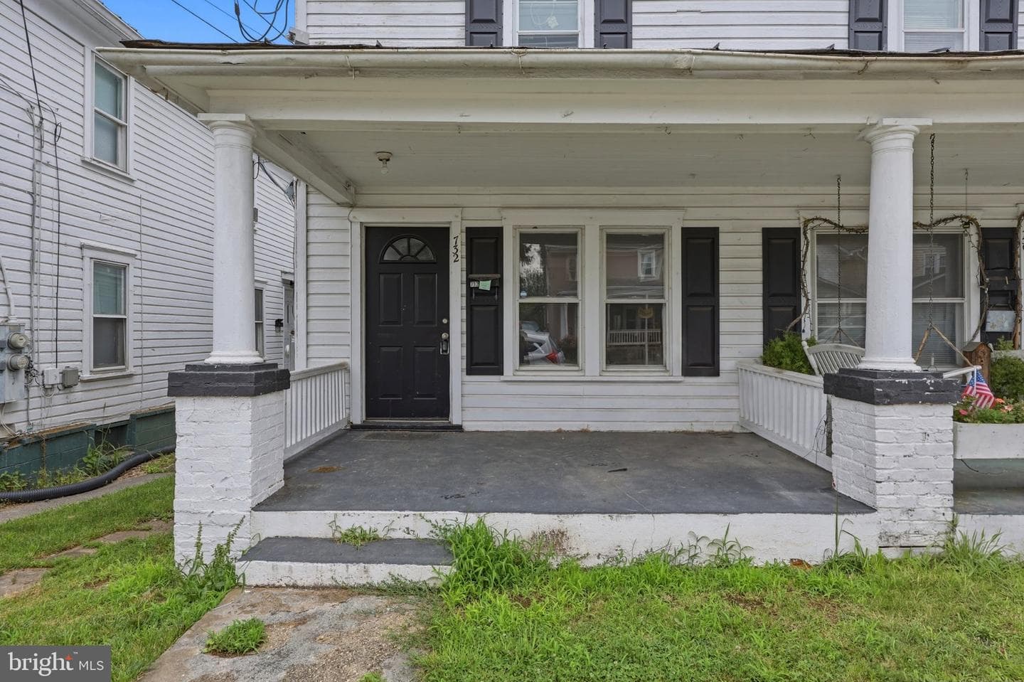 730 W John Street photo 8
