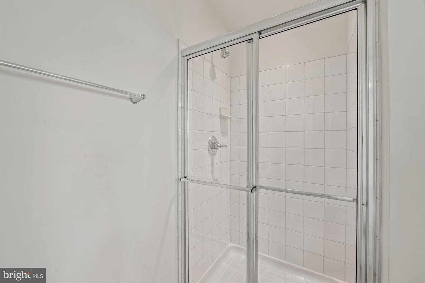 242 Charterhouse Street photo 36