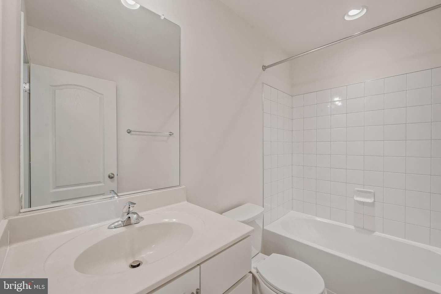 242 Charterhouse Street photo 39
