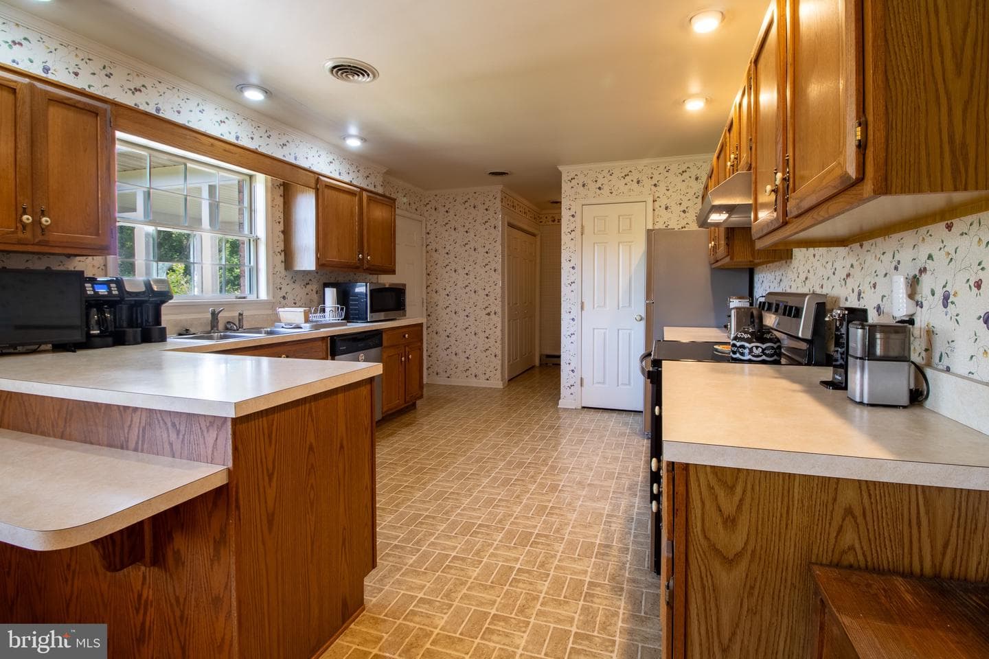 91 Meadowbrook Drive photo 19