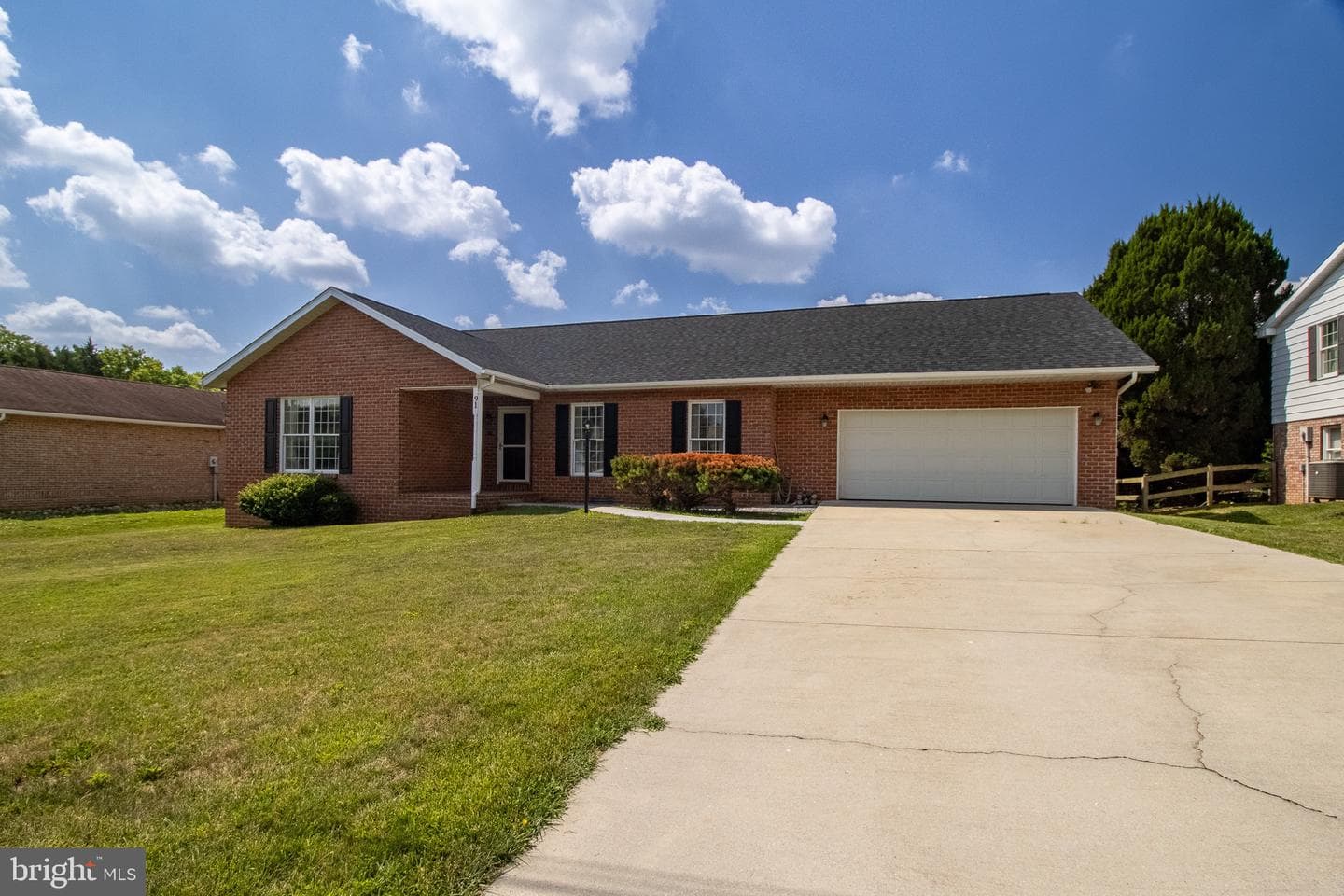 91 Meadowbrook Drive photo 4