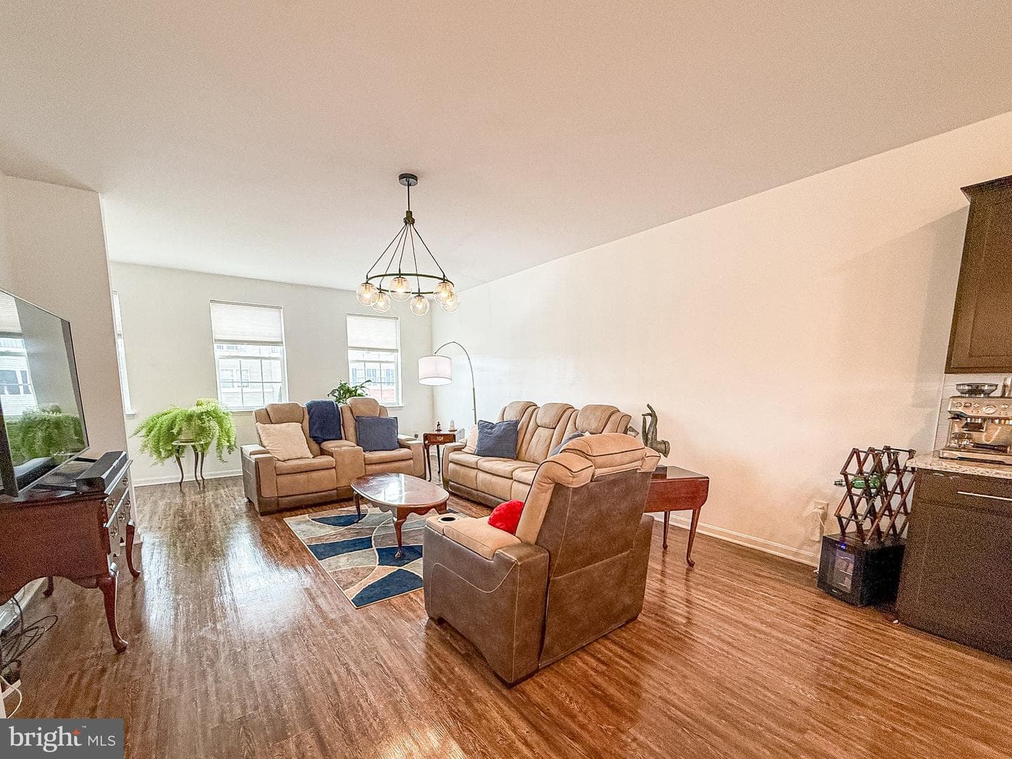 185 Drexel Court photo 4