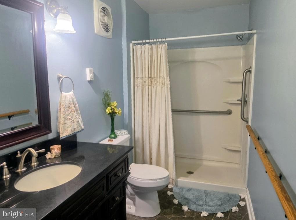 417 W Burke Street photo 10