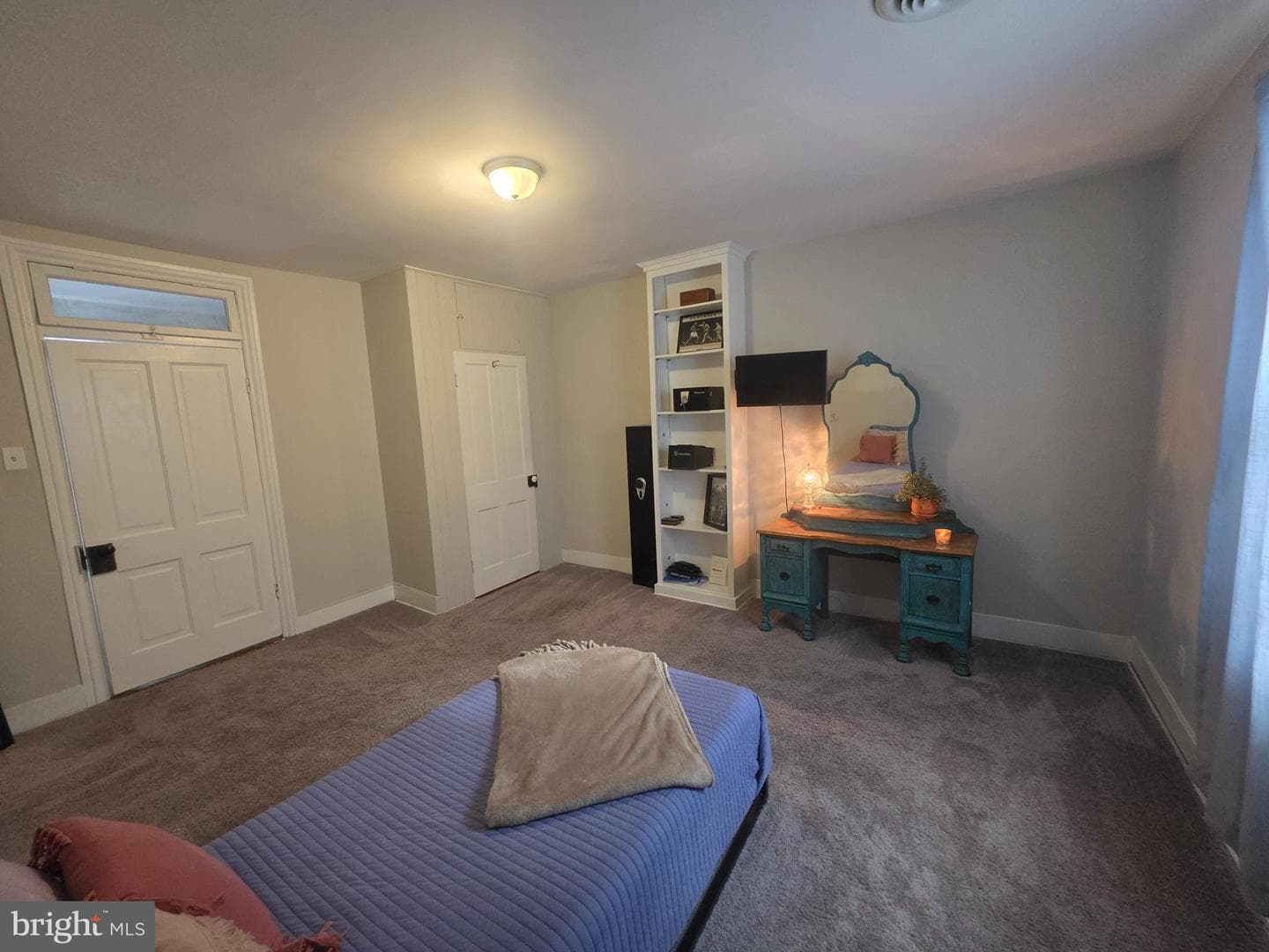 417 W Burke Street photo 13