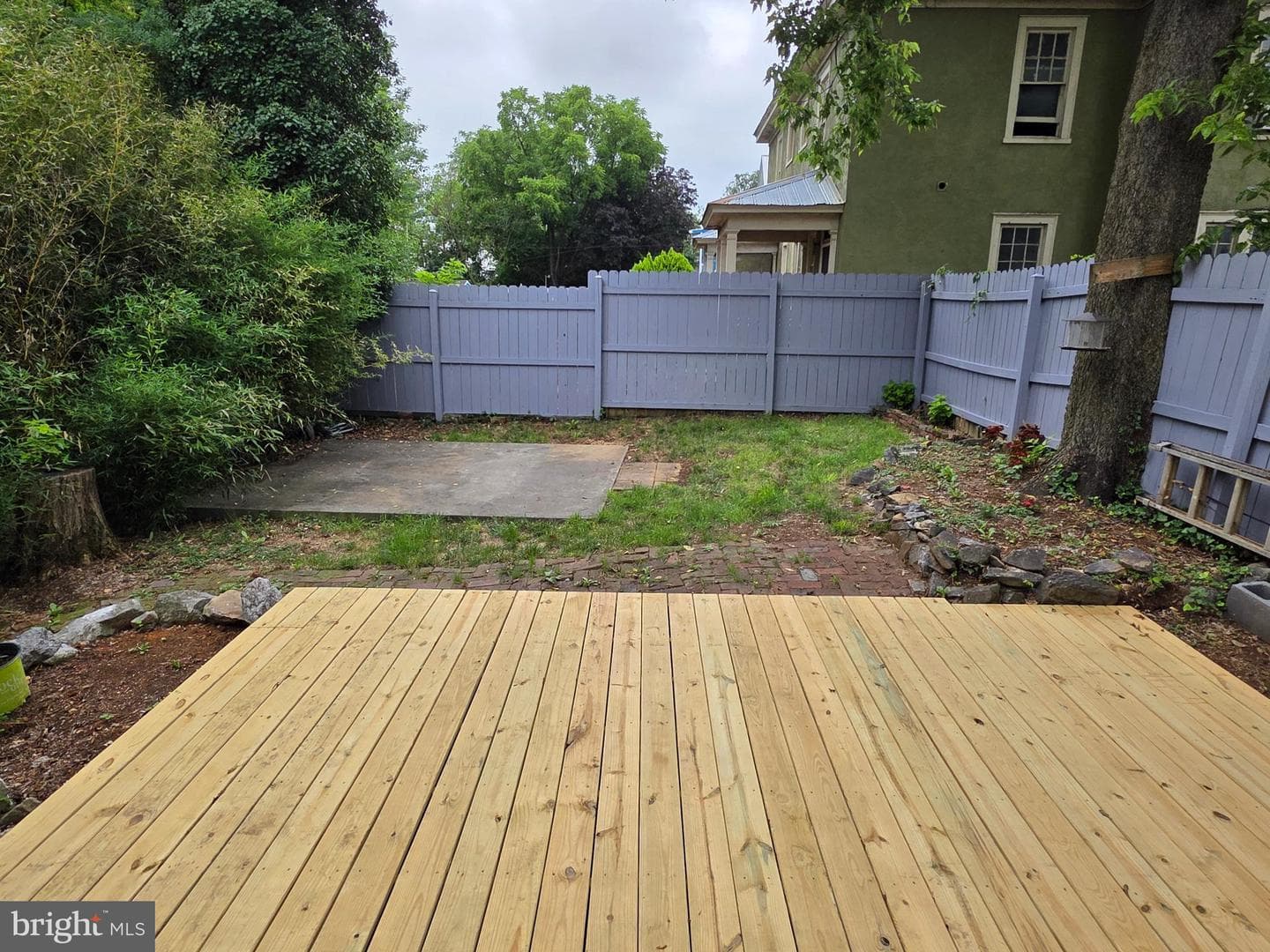 417 W Burke Street photo 19