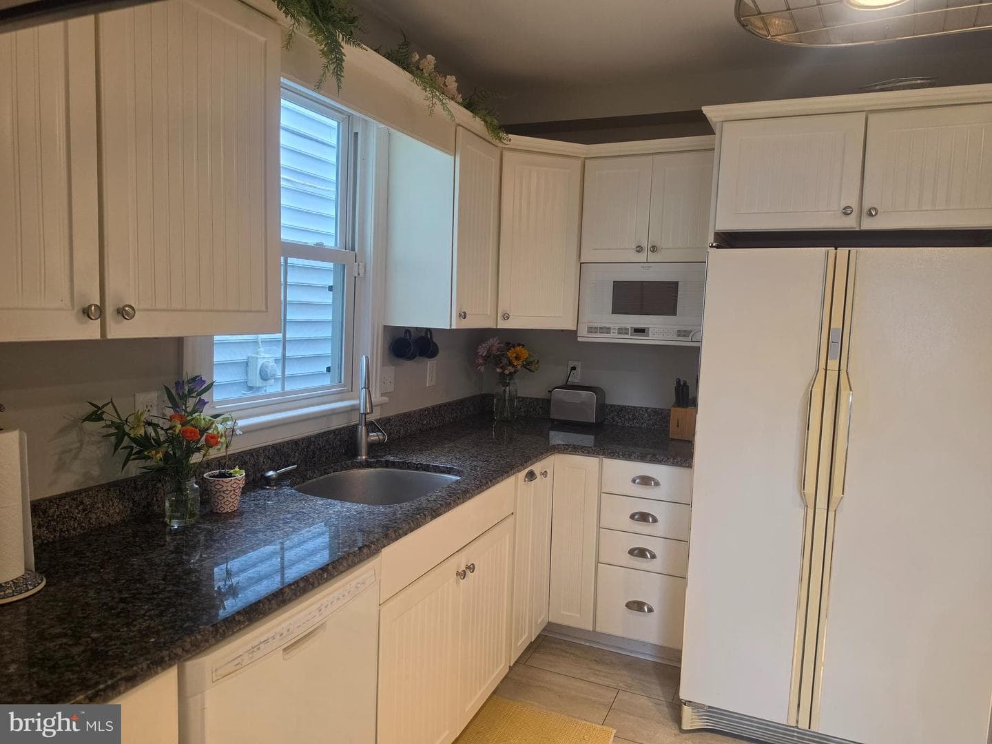 417 W Burke Street photo 3