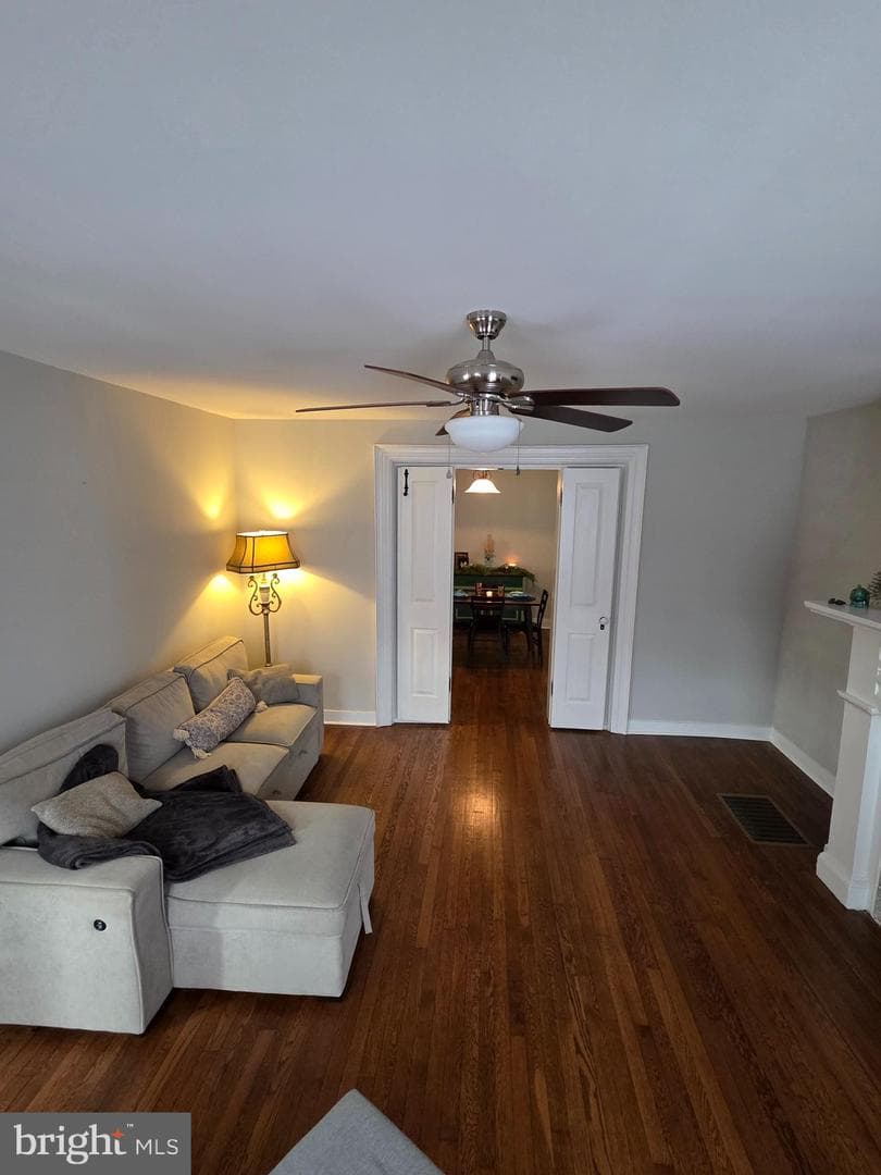417 W Burke Street photo 5