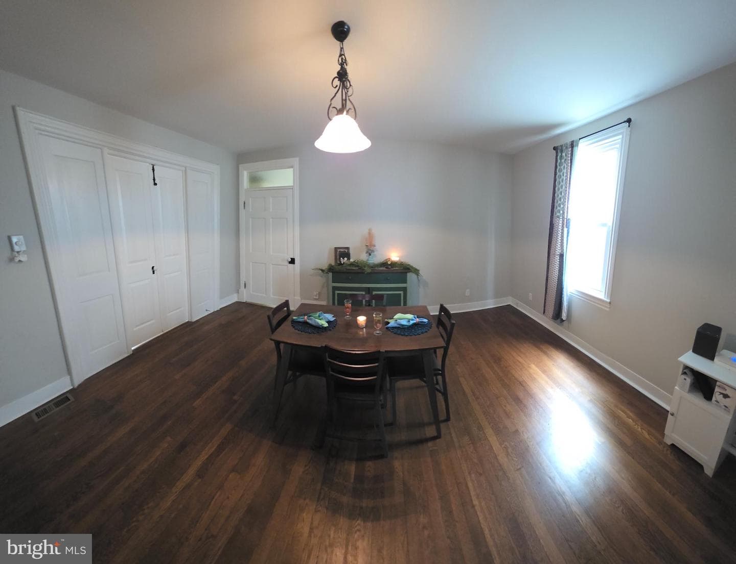 417 W Burke Street photo 7