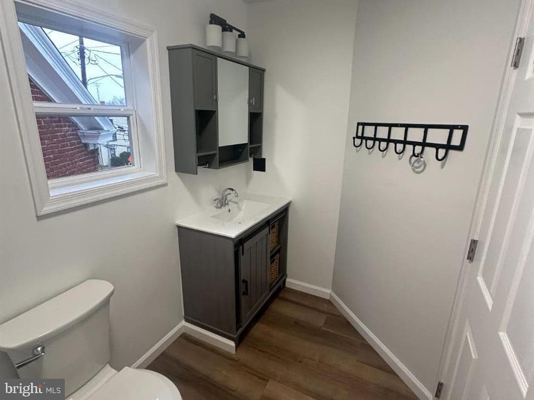 633 N Queen Street photo 4