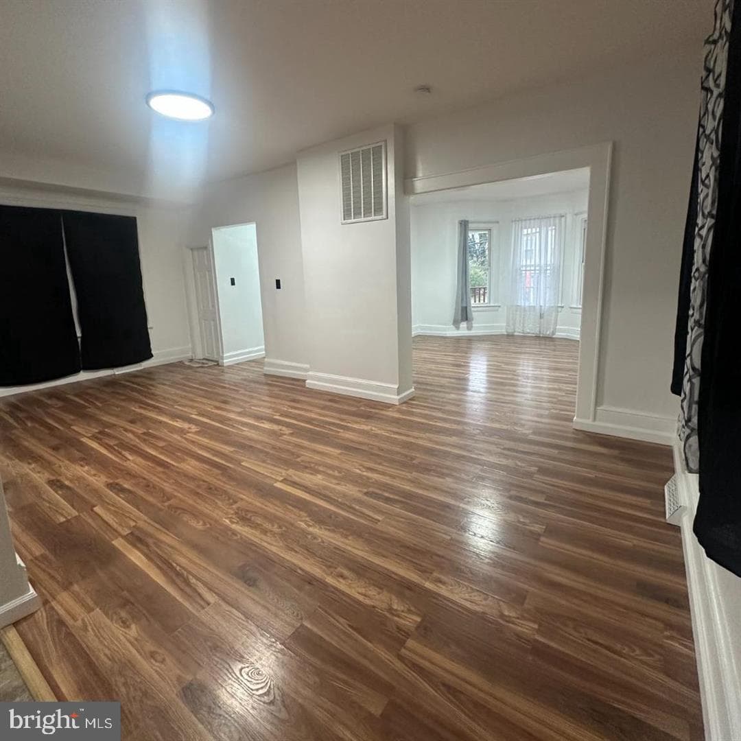 633 N Queen Street photo 8