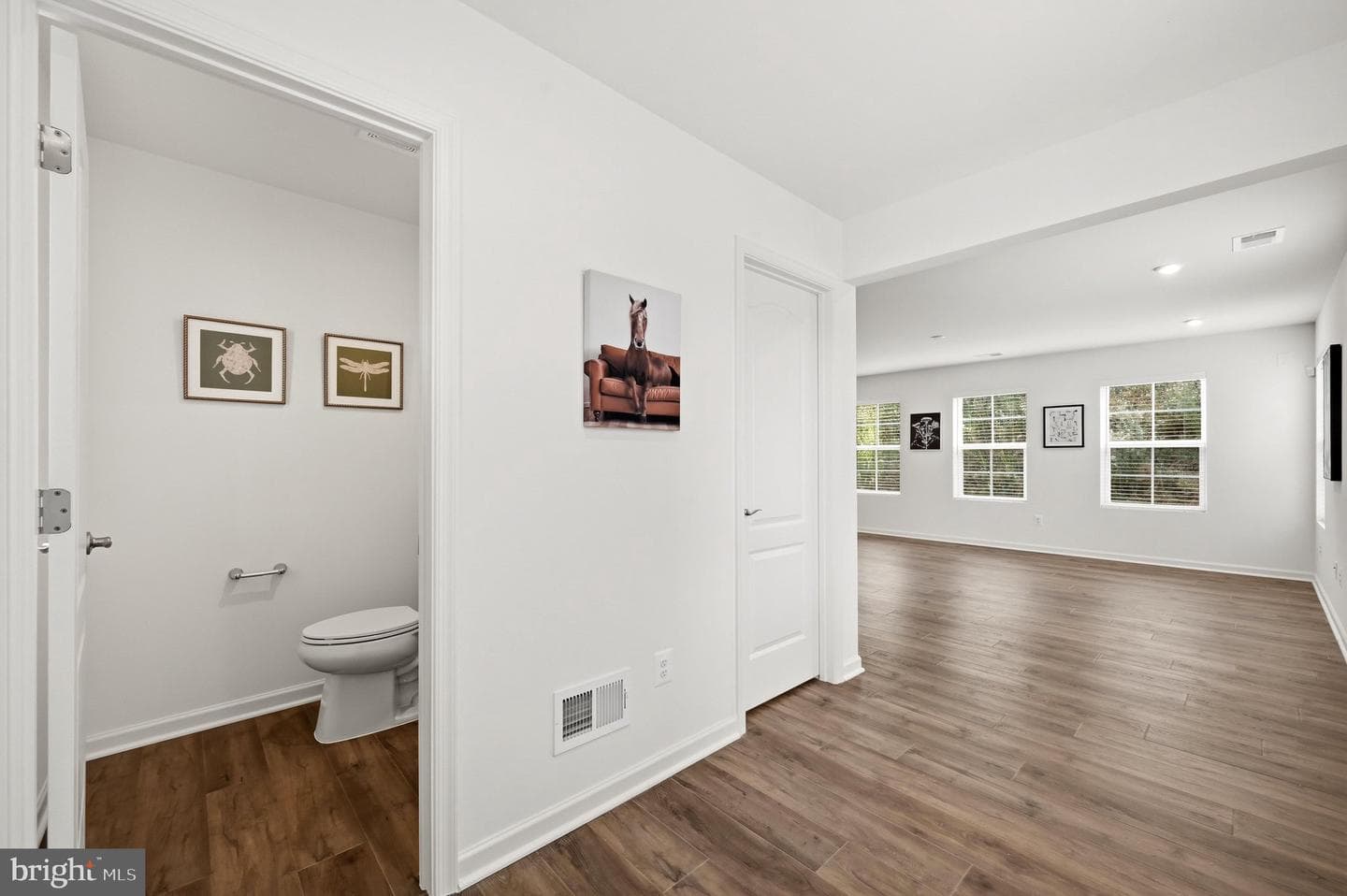 462 Ludgate Manor photo 19