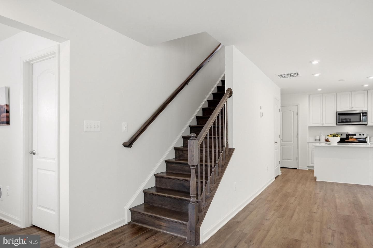 462 Ludgate Manor photo 22