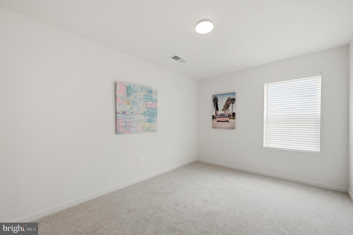 462 Ludgate Manor photo 33