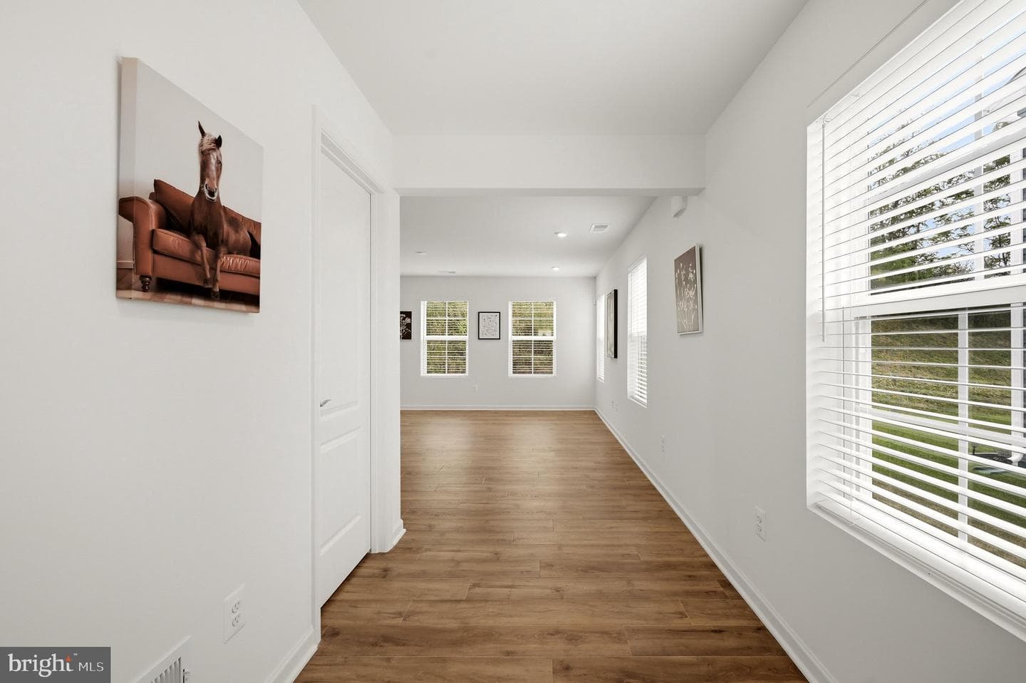 462 Ludgate Manor photo 6