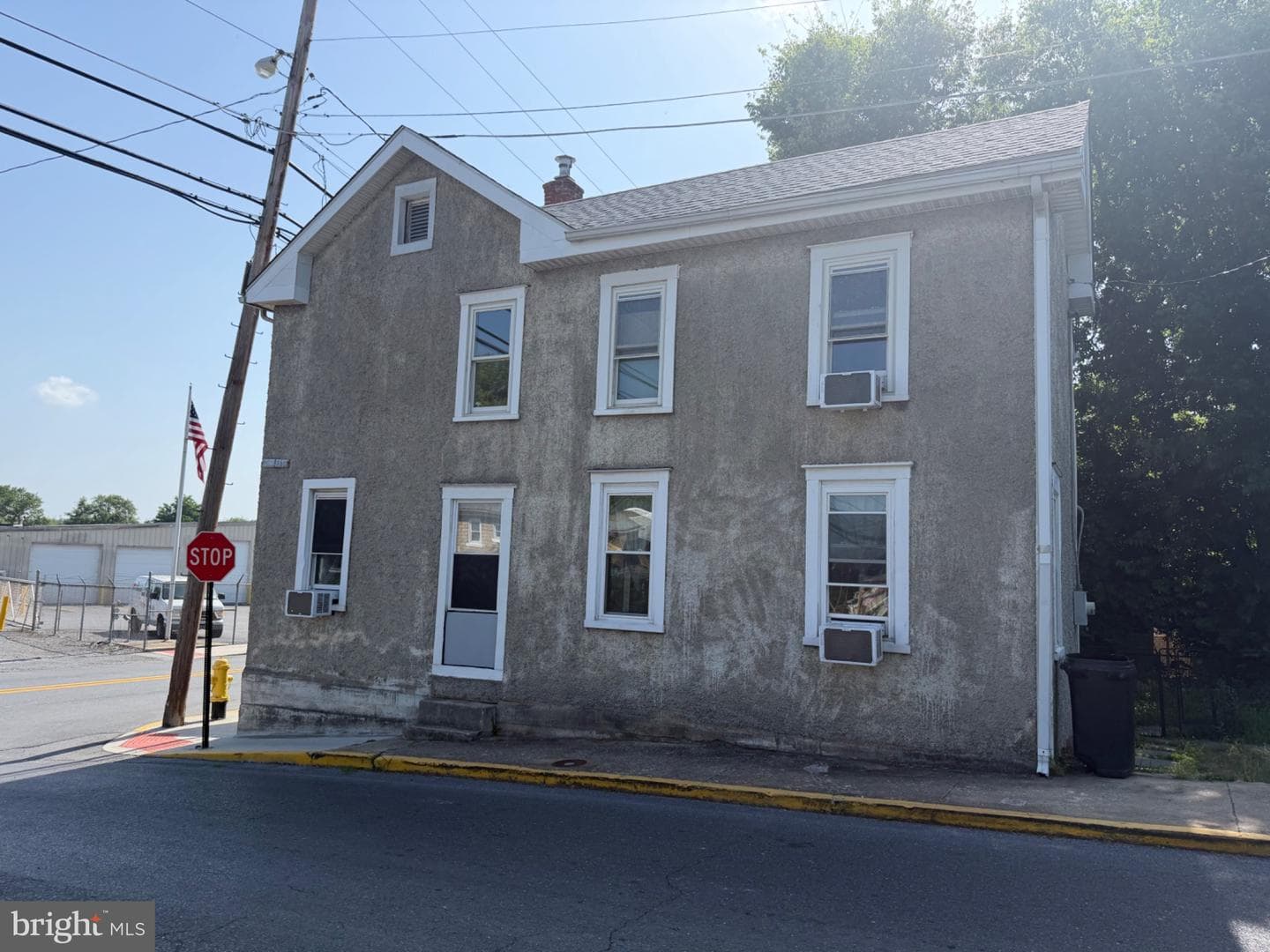 529 W Race Street photo 1