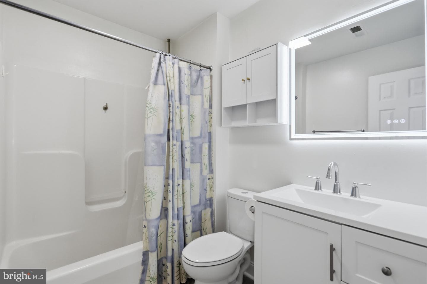 242 Street Of Dreams photo 38