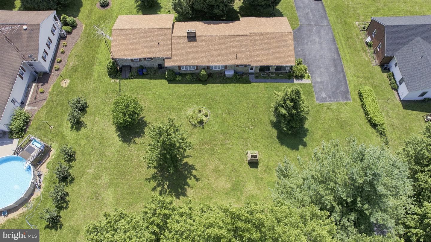 1439 Bedington Road photo 14