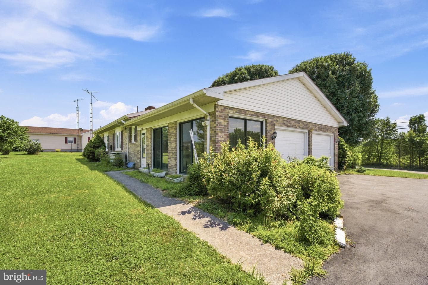1439 Bedington Road photo 4