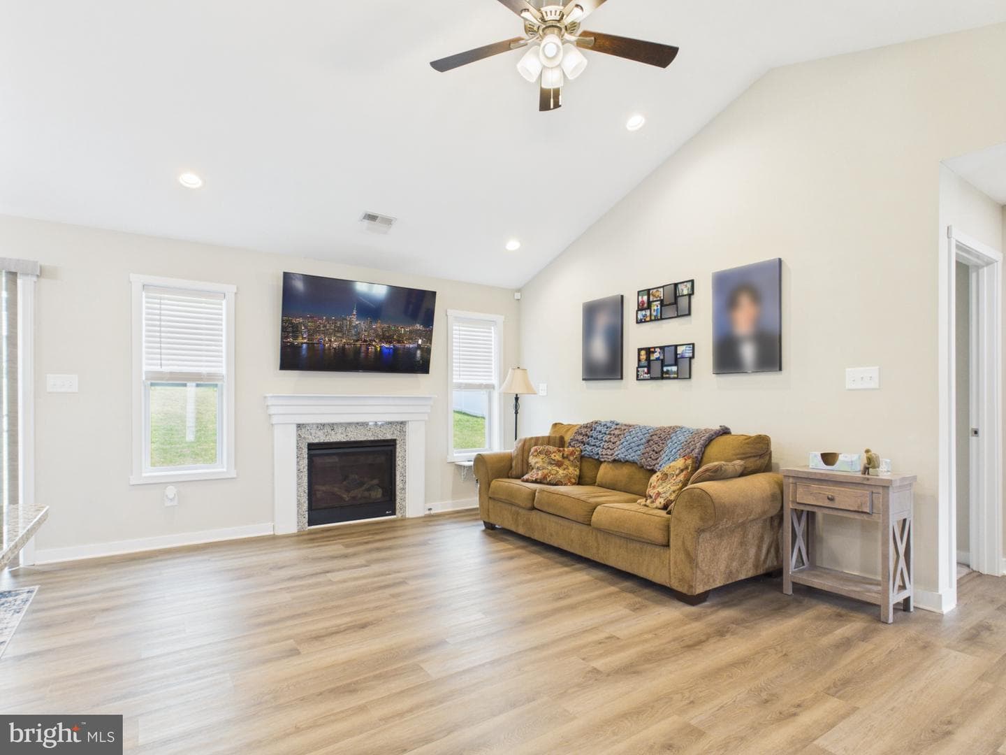 130 Constellation Road photo 17
