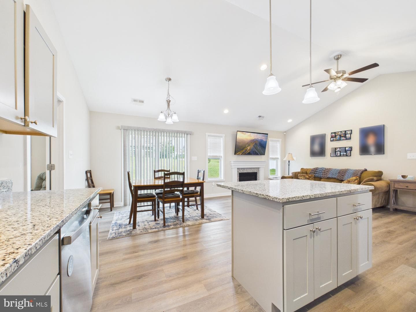130 Constellation Road photo 20