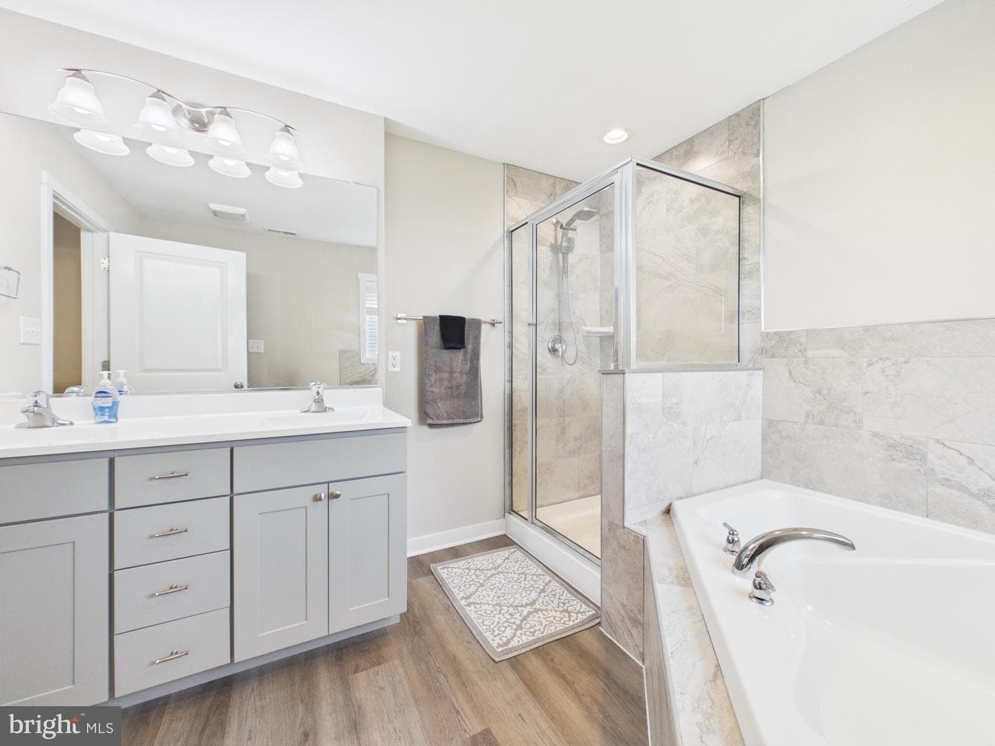 130 Constellation Road photo 26
