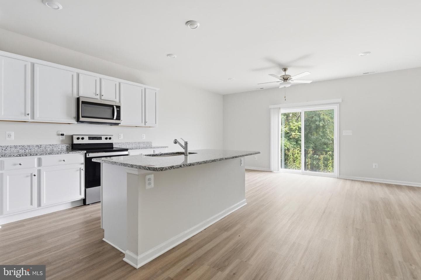 112 Paddington St photo 4