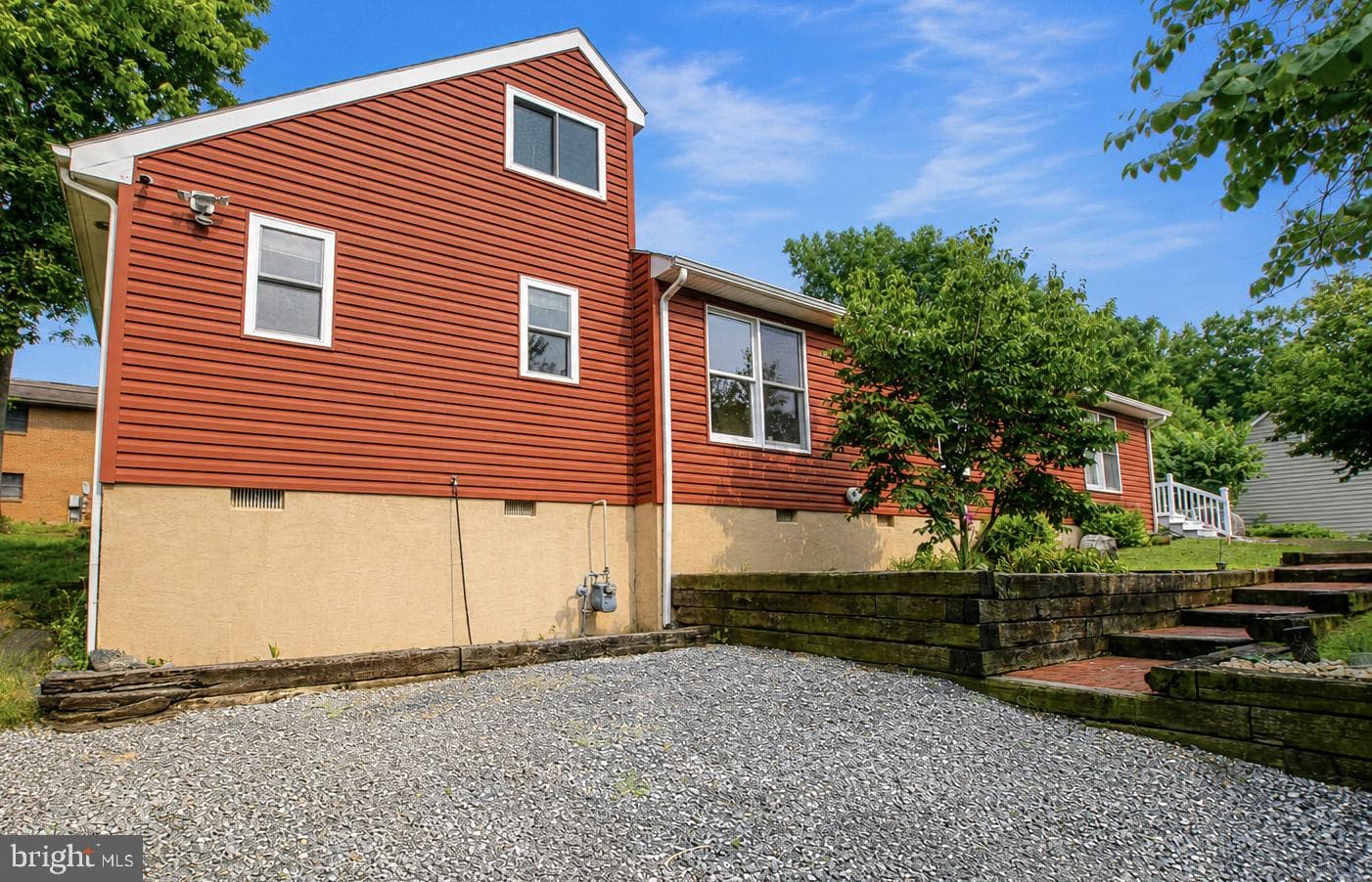 806 Mulberry Drive photo 3