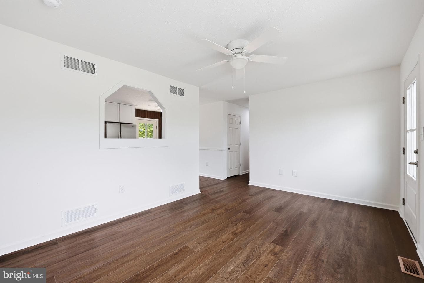 331 Crestview photo 5