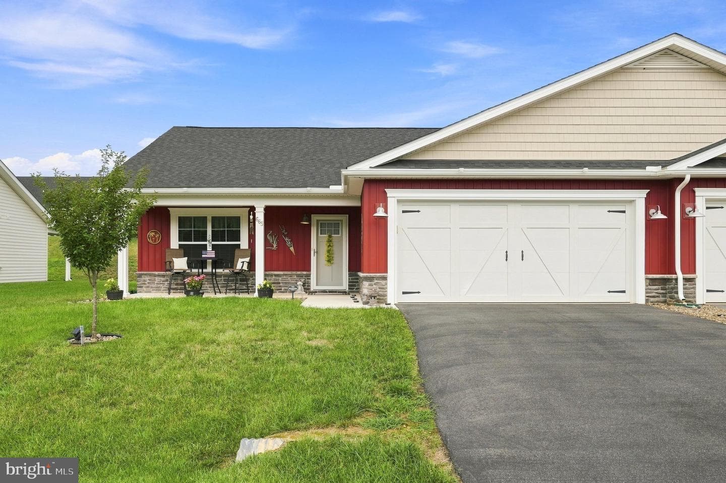 665 Dripping Spring Drive photo 1