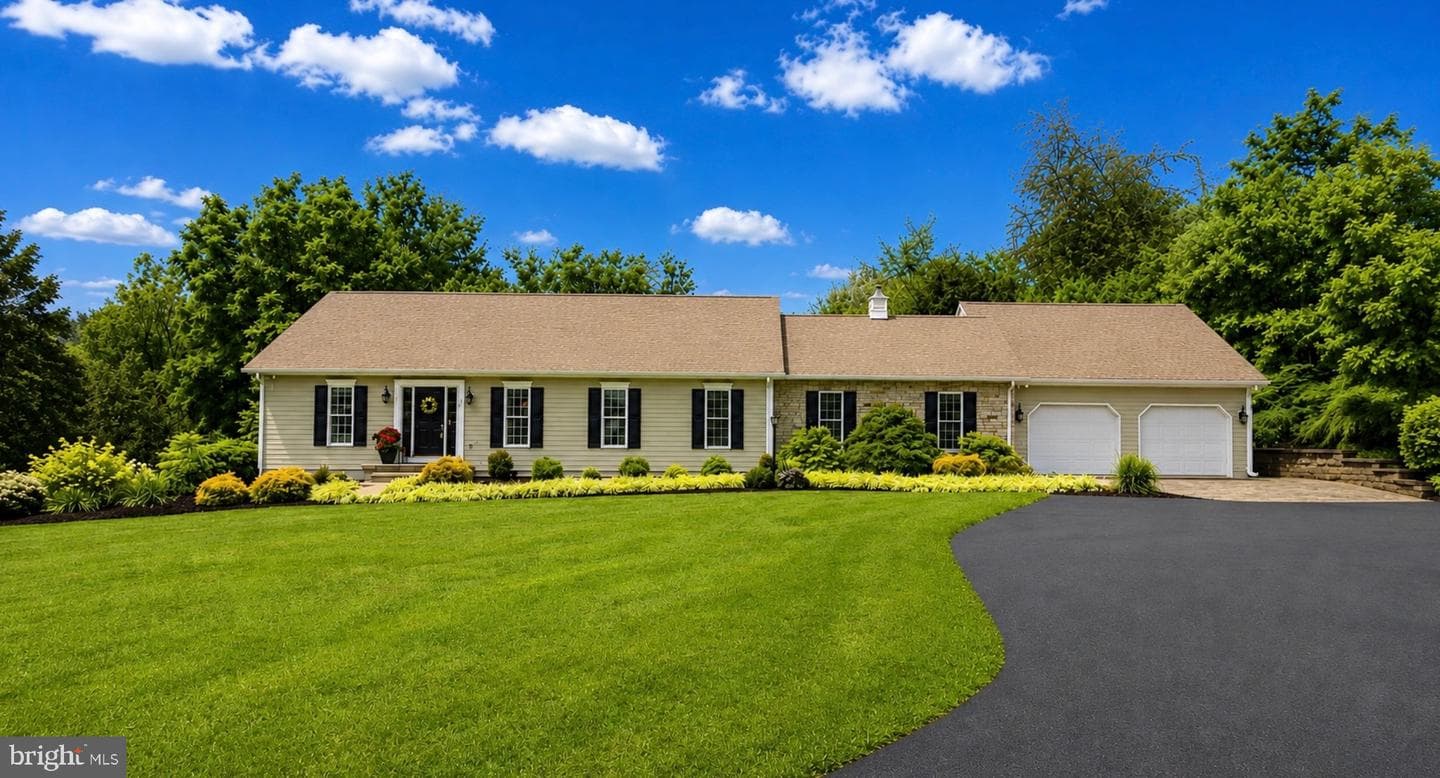 105 Derby Court photo 1
