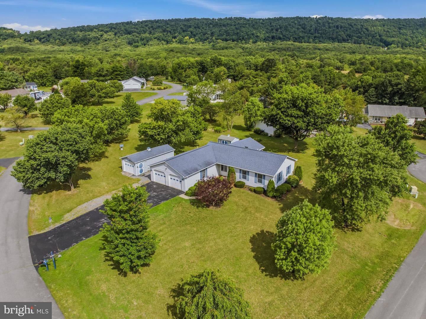 196 McGill Drive photo 1