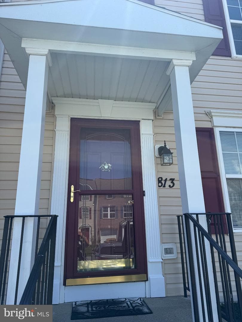 813 Desota Way photo 1