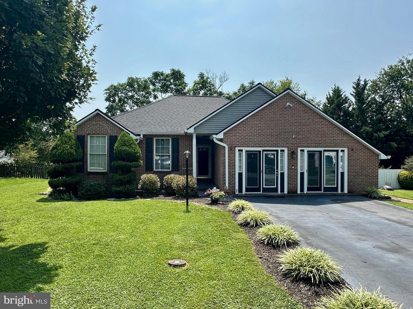 117 Gemstone Drive photo 1