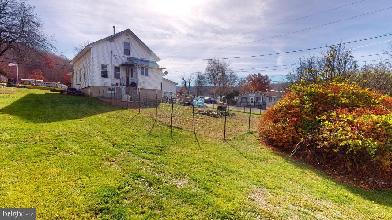 2042 Front Street photo 38