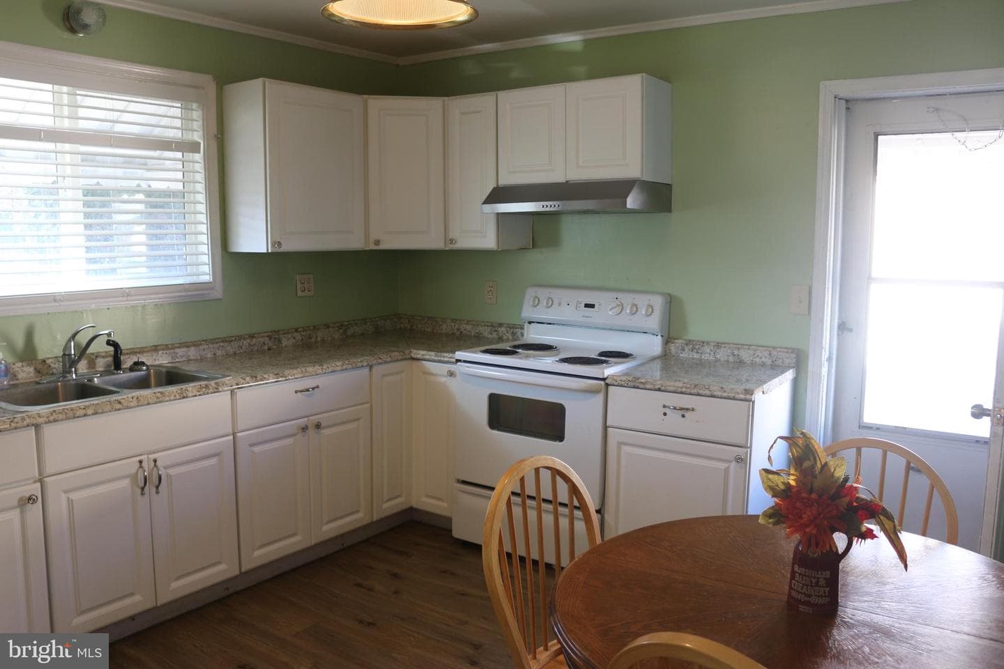 19 Myrtle Avenue photo 12
