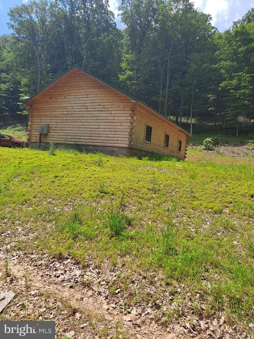 1079 Little Mountain photo 5