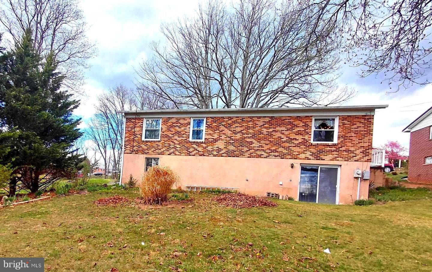201 Woodlawn Drive photo 3